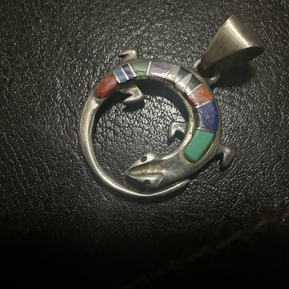 Colorful Silver Gecko Pendant Sedona Inlay - Picture 3 of 3